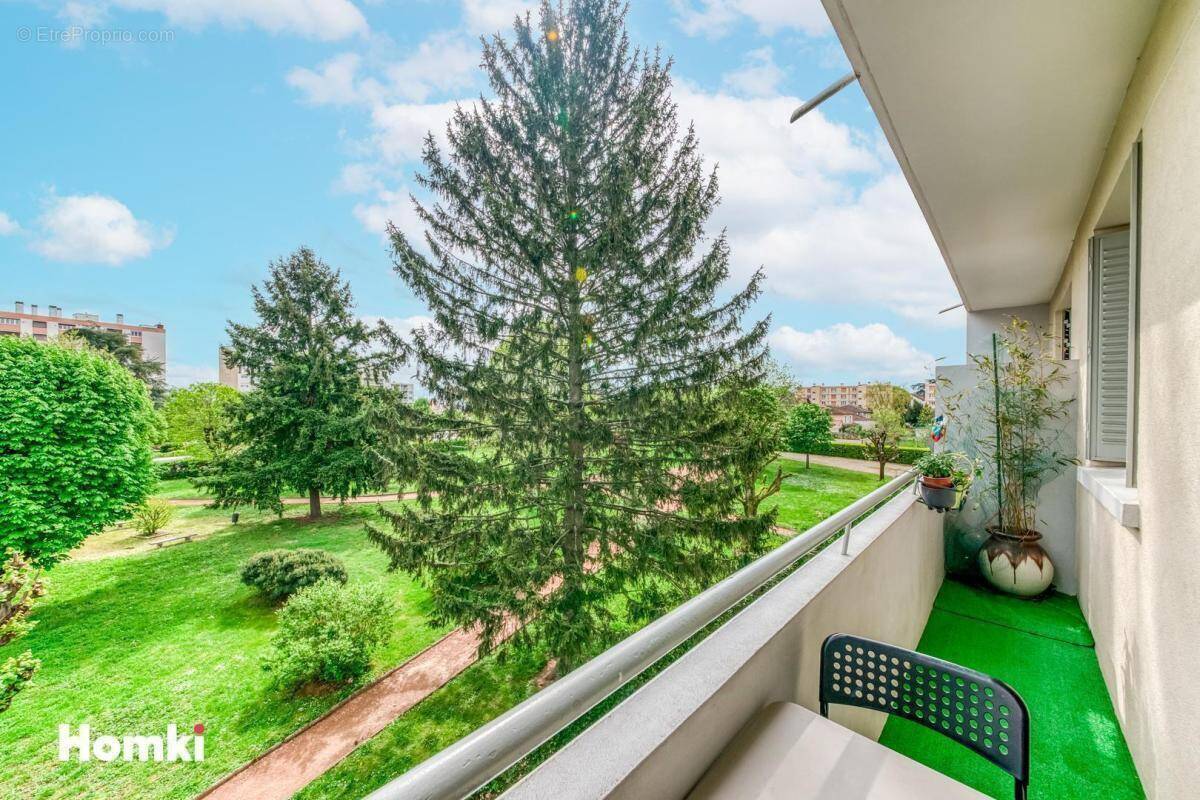 Appartement à BRON