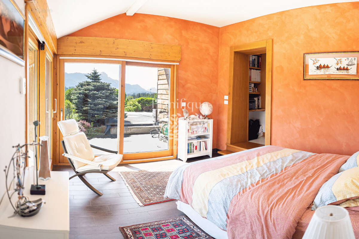 Maison à EVIRES