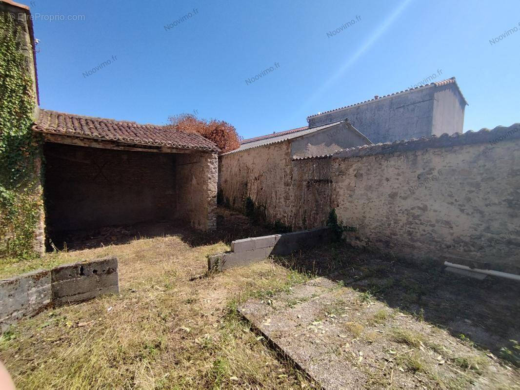 Maison à LEGE