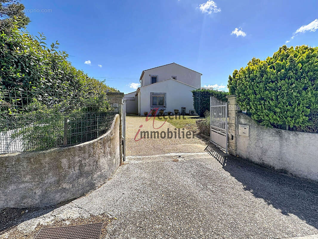 Maison à ORGON