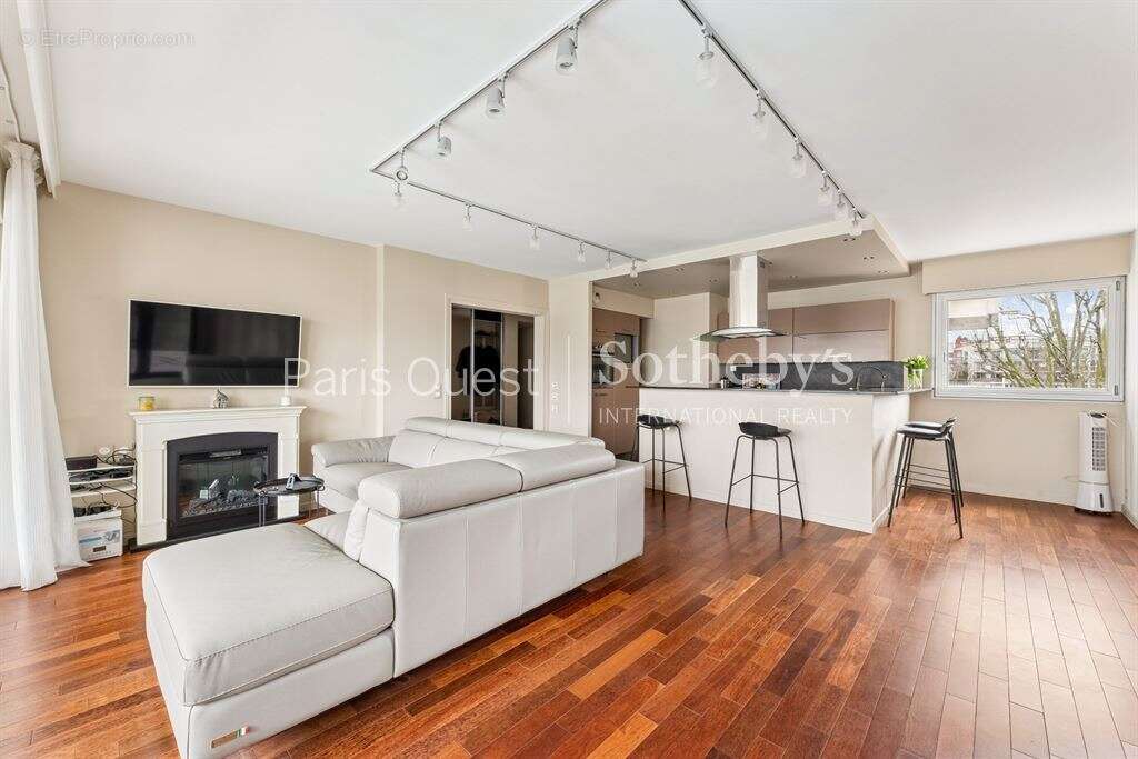 Appartement à NEUILLY-SUR-SEINE
