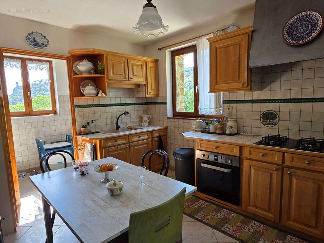 Maison en pierres sur terrain de 2250 m² - photo 6