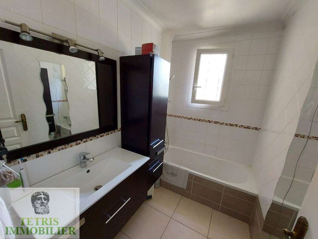 Maison familiale à vendre à la tour d aigues de plain pied - photo 11