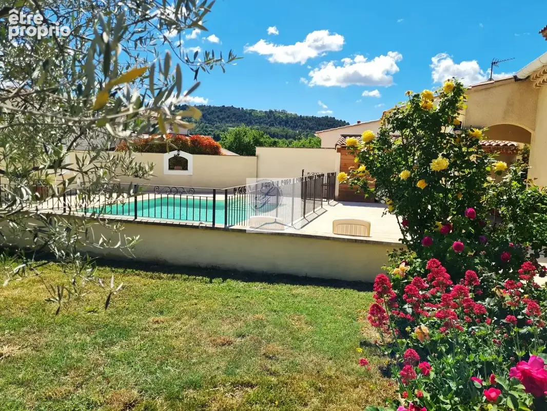 A vendre à Blauvac, spacieuse villa  avec piscine et appartement indépendant - Secteur Bedoin, Mont Ventoux. - photo 3