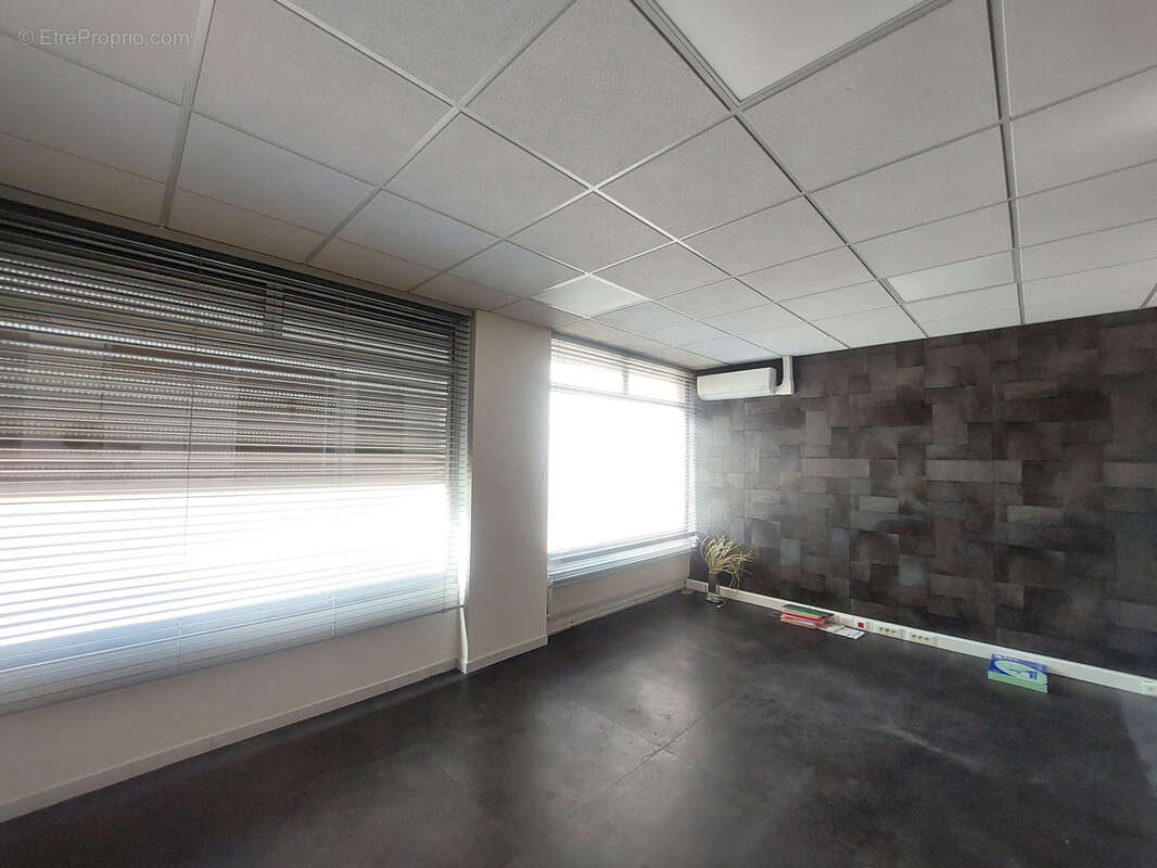 À vendre   Bureaux professionnels en centre de Villefranche - photo 8