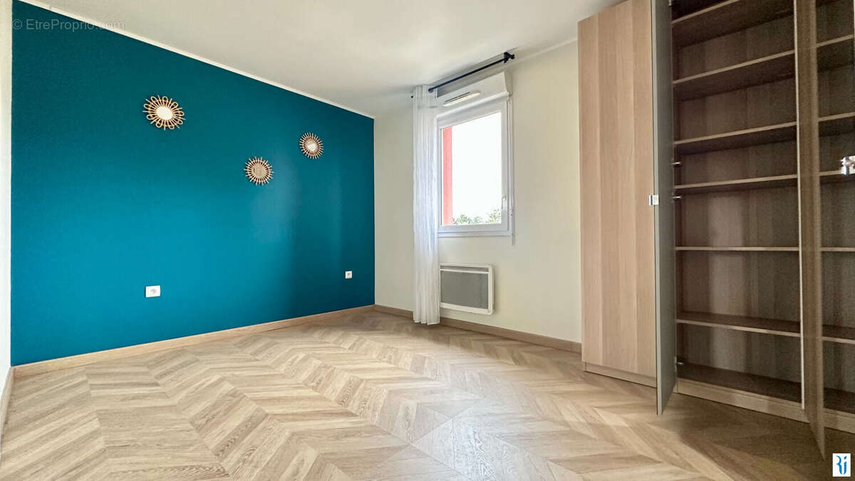 Appartement à SAINT-ETIENNE-DU-ROUVRAY
