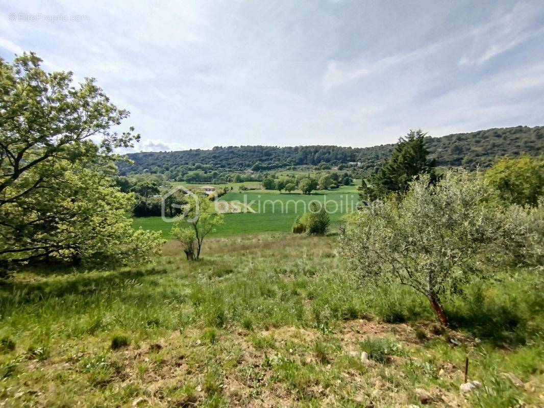Terrain à AMPUS
