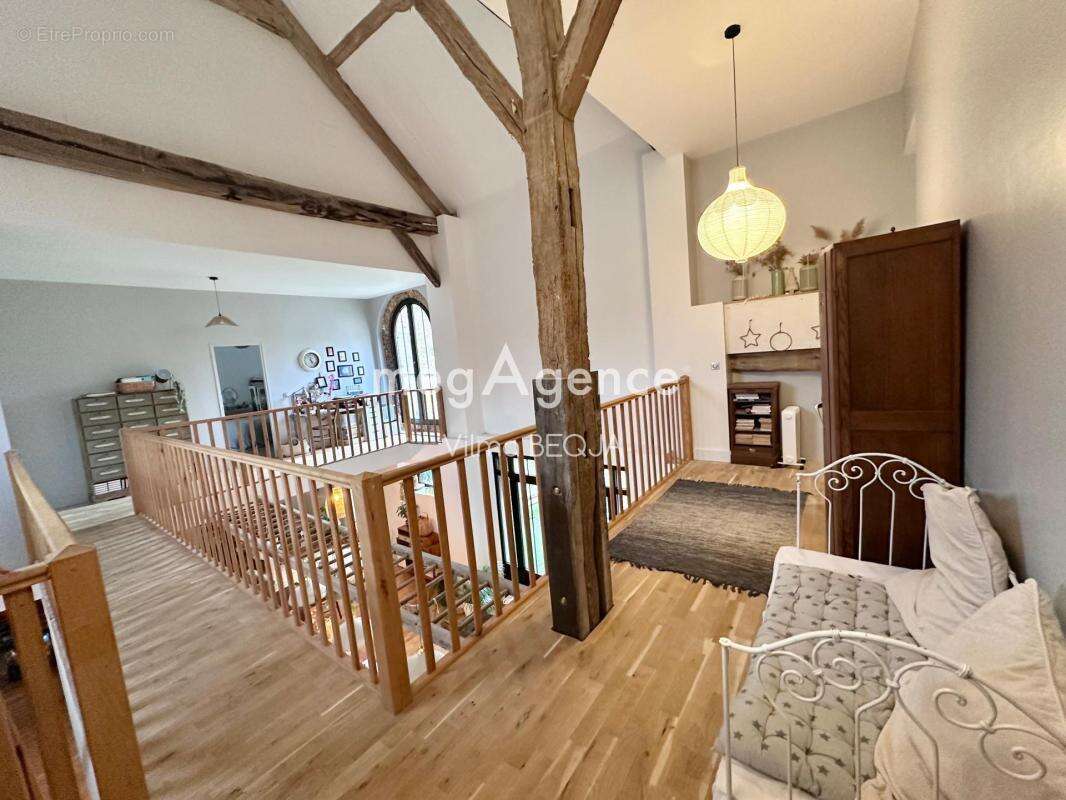 Maison à VILLENEUVE-L&#039;ARCHEVEQUE