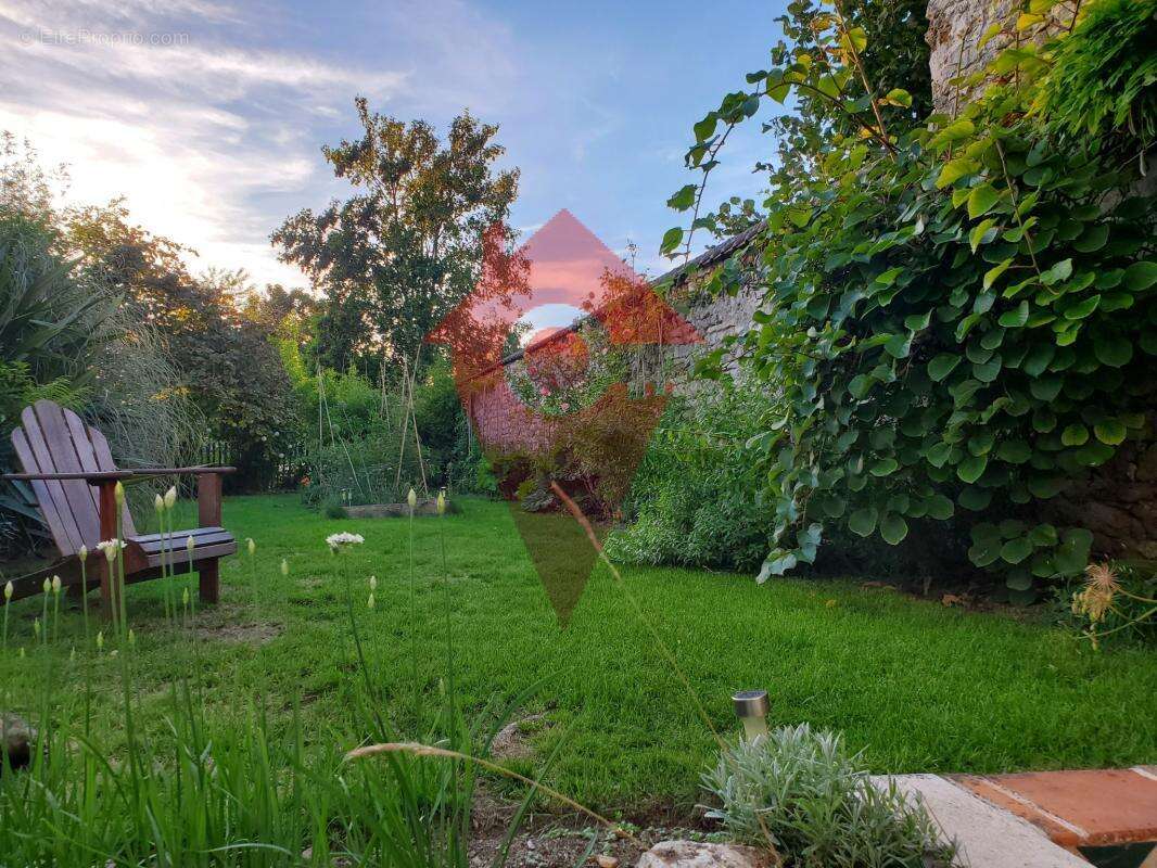 Maison à CRESPIERES