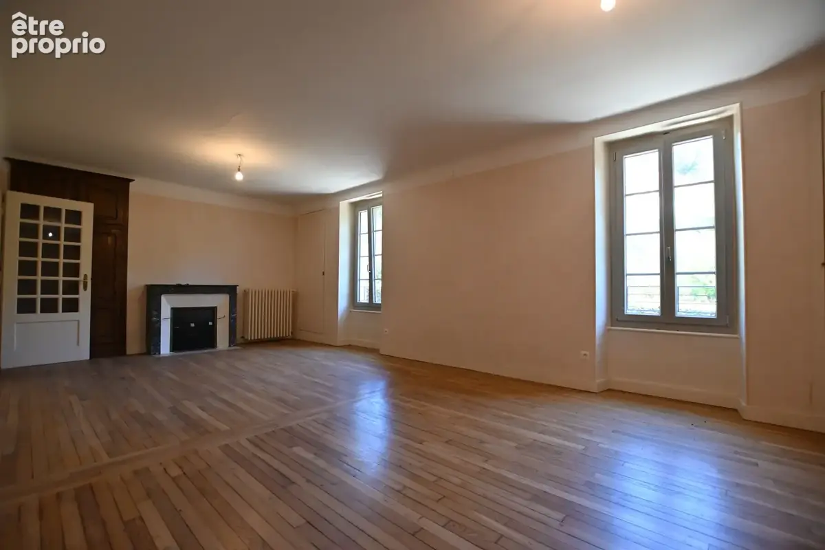 À Avallon, vaste propriété de charme avec parc arboré et potentiel familial ou locatif - photo 9