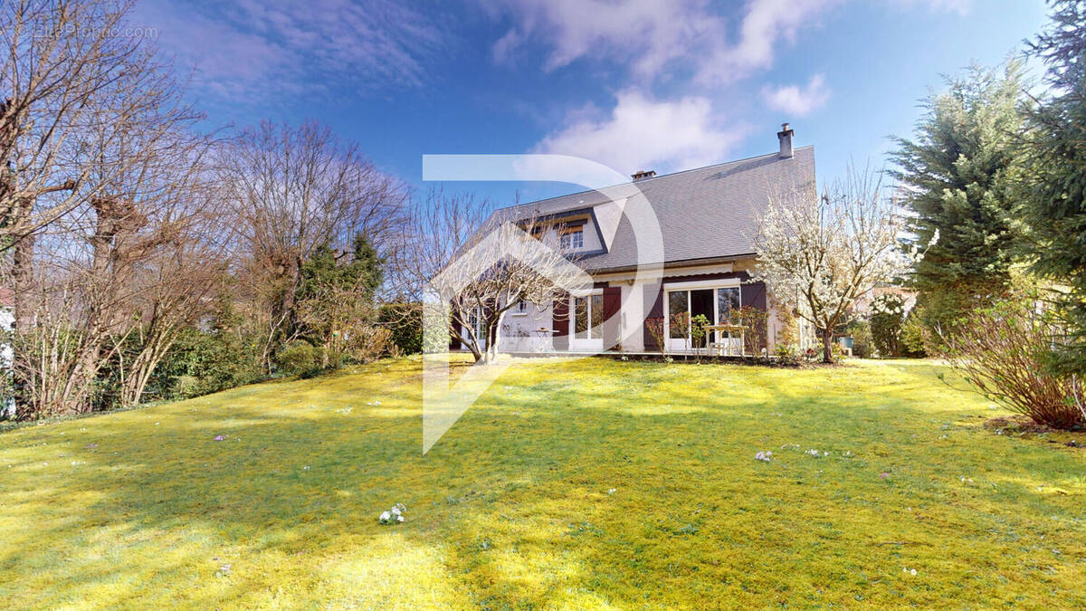 Maison à MARLY-LE-ROI