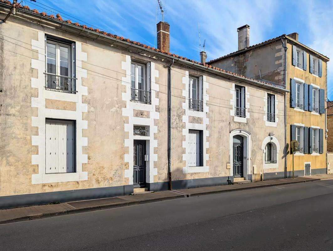 Maison à RUFFEC