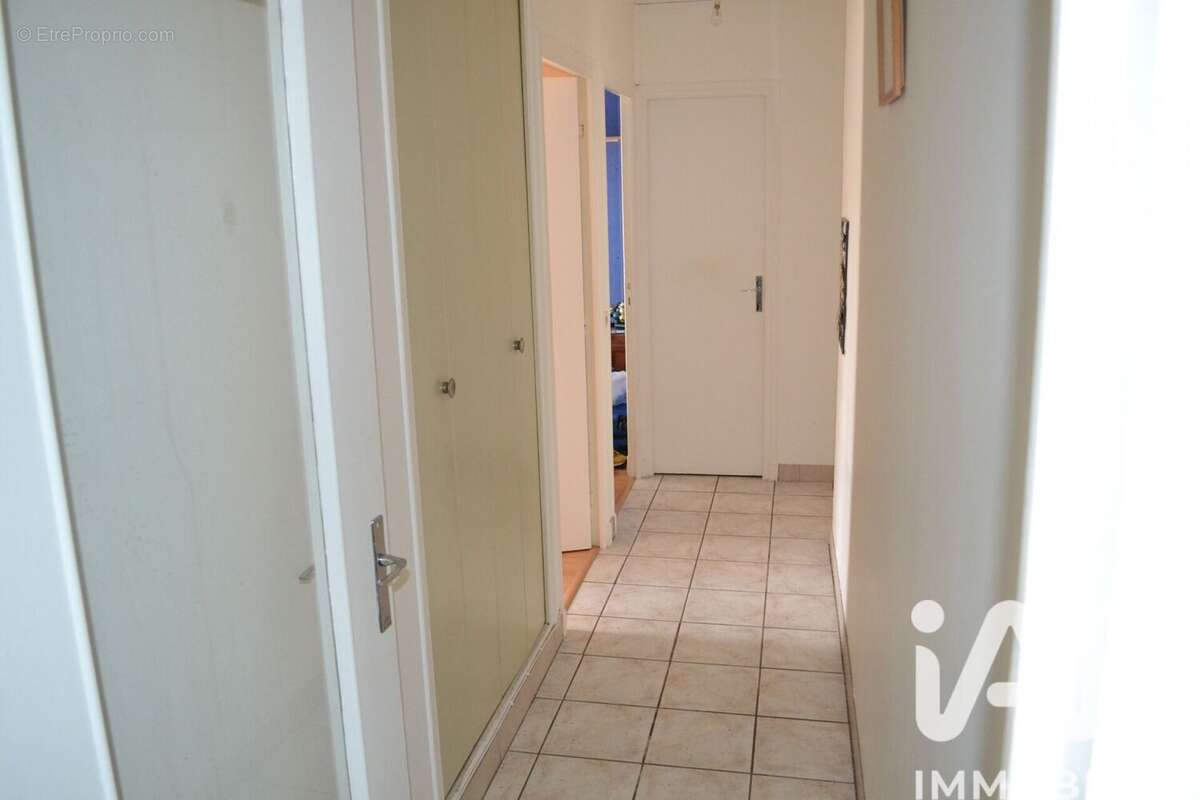 Photo 8 - Appartement à BURES-SUR-YVETTE