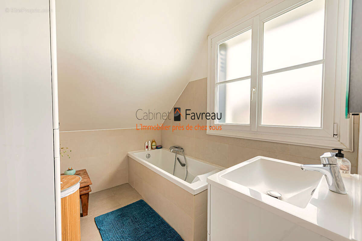 Maison à L&#039;HAY-LES-ROSES