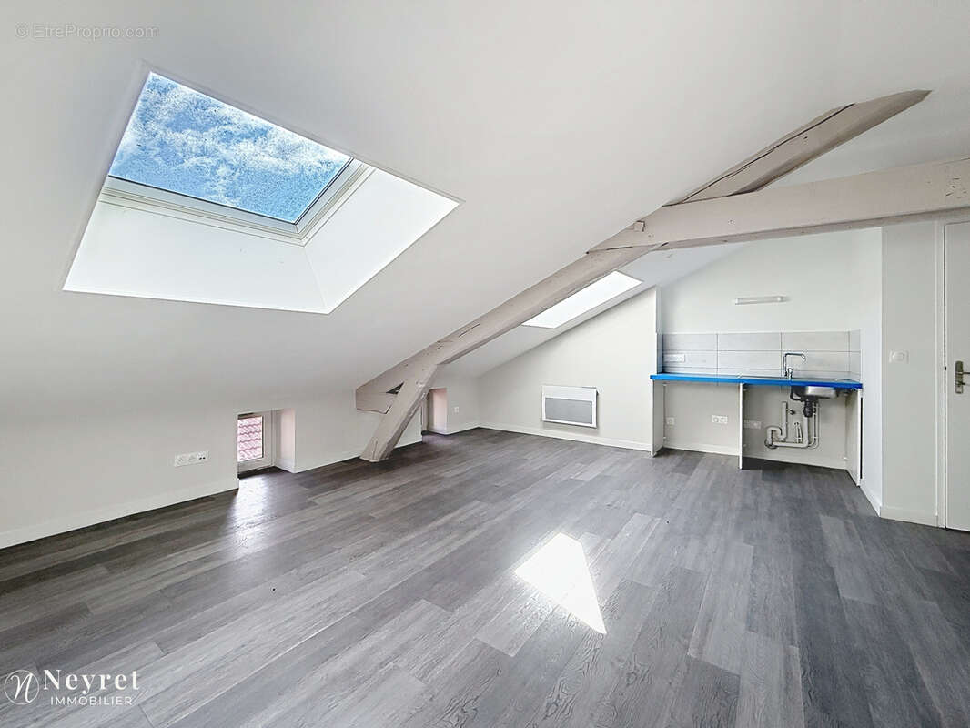 Appartement à SAINT-ETIENNE