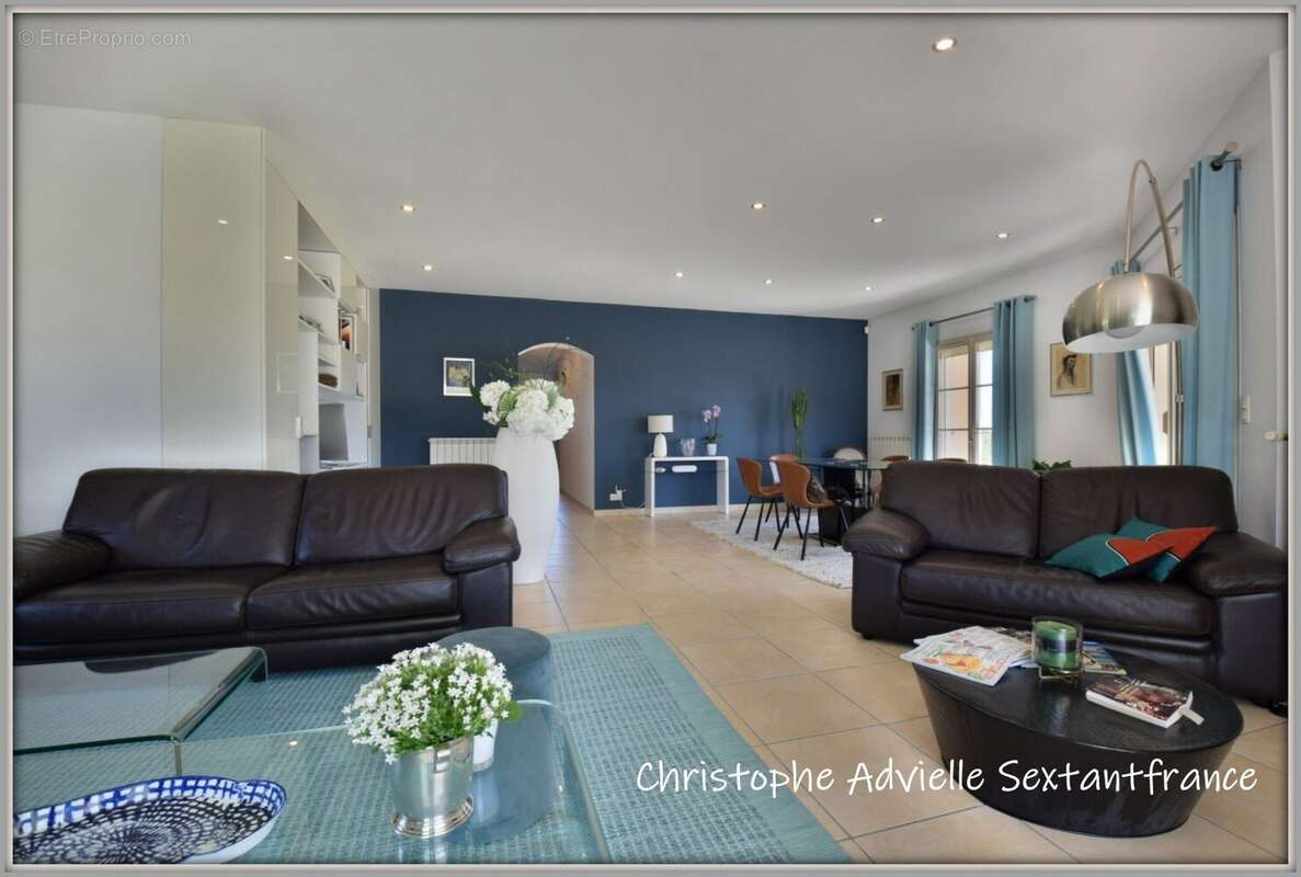 Belle contemporaine, 4 chambres, 2 salles d'eau, double garage, piscine sur 5118 M2 - photo 5