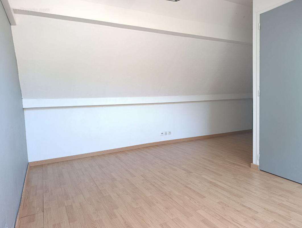 Maison à SAINT-PIERRE-DU-PERRAY