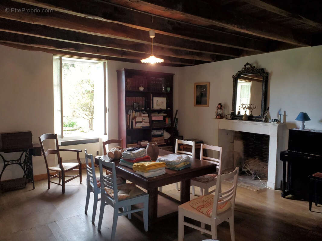 Maison à NANTEUIL-EN-VALLEE