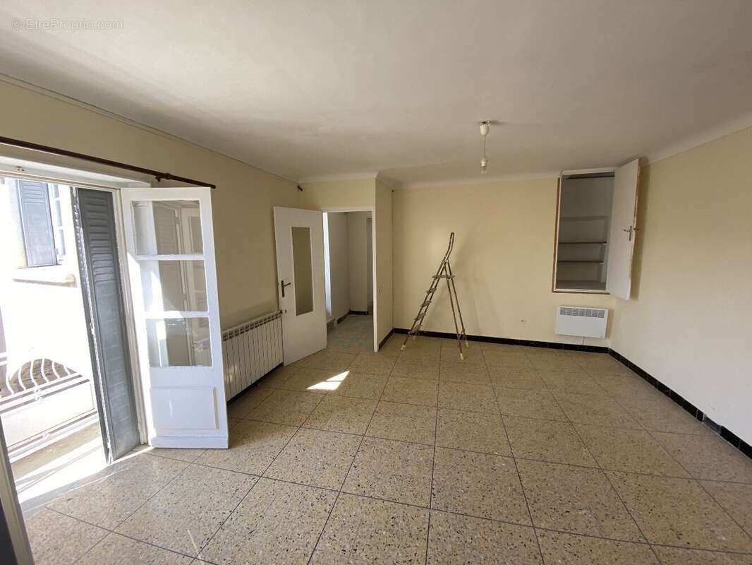 Maison à SAINT-VICTOR-DE-MALCAP