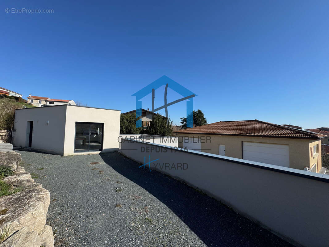 Maison à CELLIEU