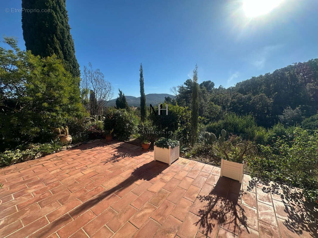 Maison à PLAN-DE-LA-TOUR