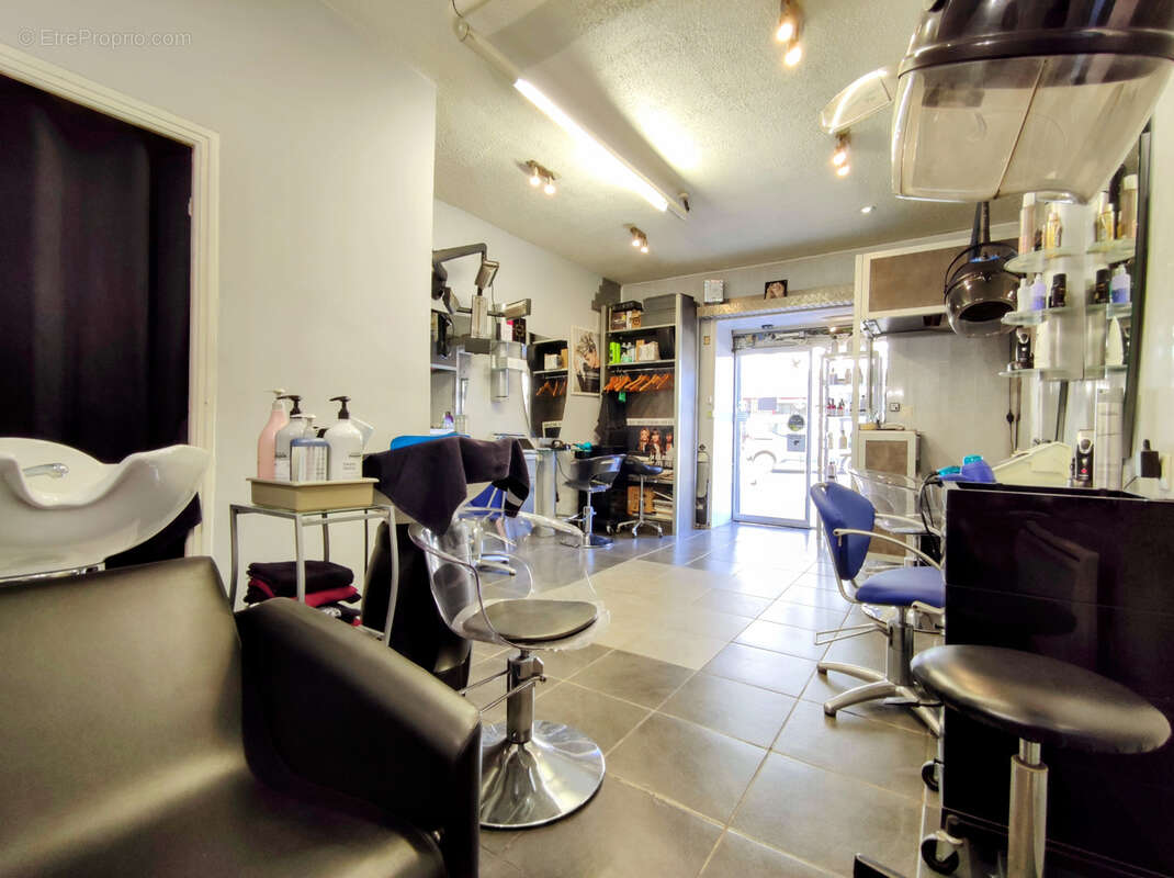 Commerce à LAMALOU-LES-BAINS