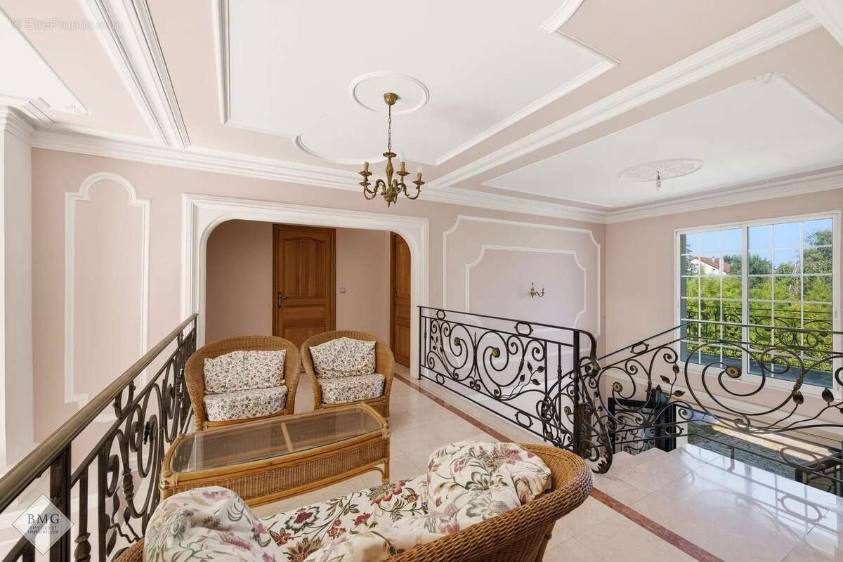 EXCLUSIVITÉ – LE PLESSIS-TRÉVISE (94420) Villa familiale de 290 m² en résidence recherchée - photo 21