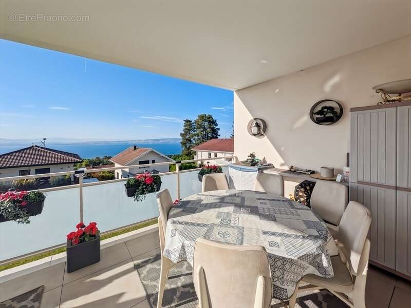 À vendre appartement 4 pièces EVIAN LES BAINS (74) - Magnifique T4 récent avec vue panoramique sur le lac Léman - photo 5