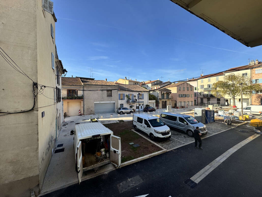 Appartement à SOLLIES-PONT