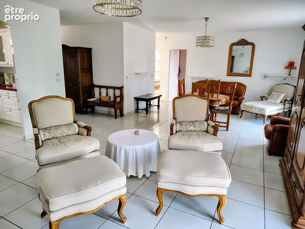 RÉGUSSE : Villa de plain-pied  de 90 m2 avec garage, proche  du Lac de Ste Croix et des Gorges du Verdon - photo 7
