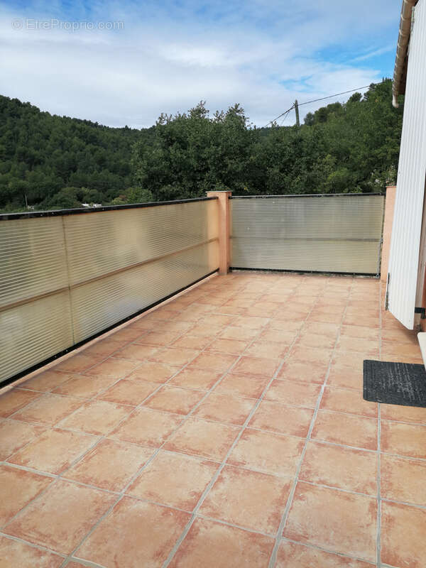 Manosque, très beau t2 de 45 m2 en copro 3 apparts quartier résidentiel - photo 2