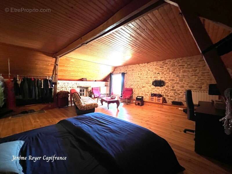 Propriété de charme à la campagne – 305 m² habitables sur 4,8 hectares avec piscine et dépendances - photo 15