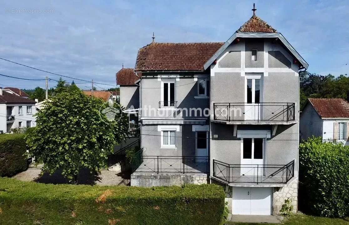 Maison à SAINT-ASTIER