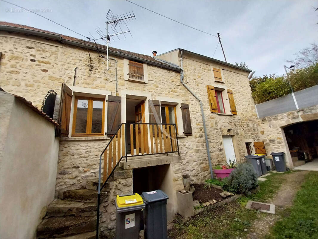 Maison à LES MUREAUX