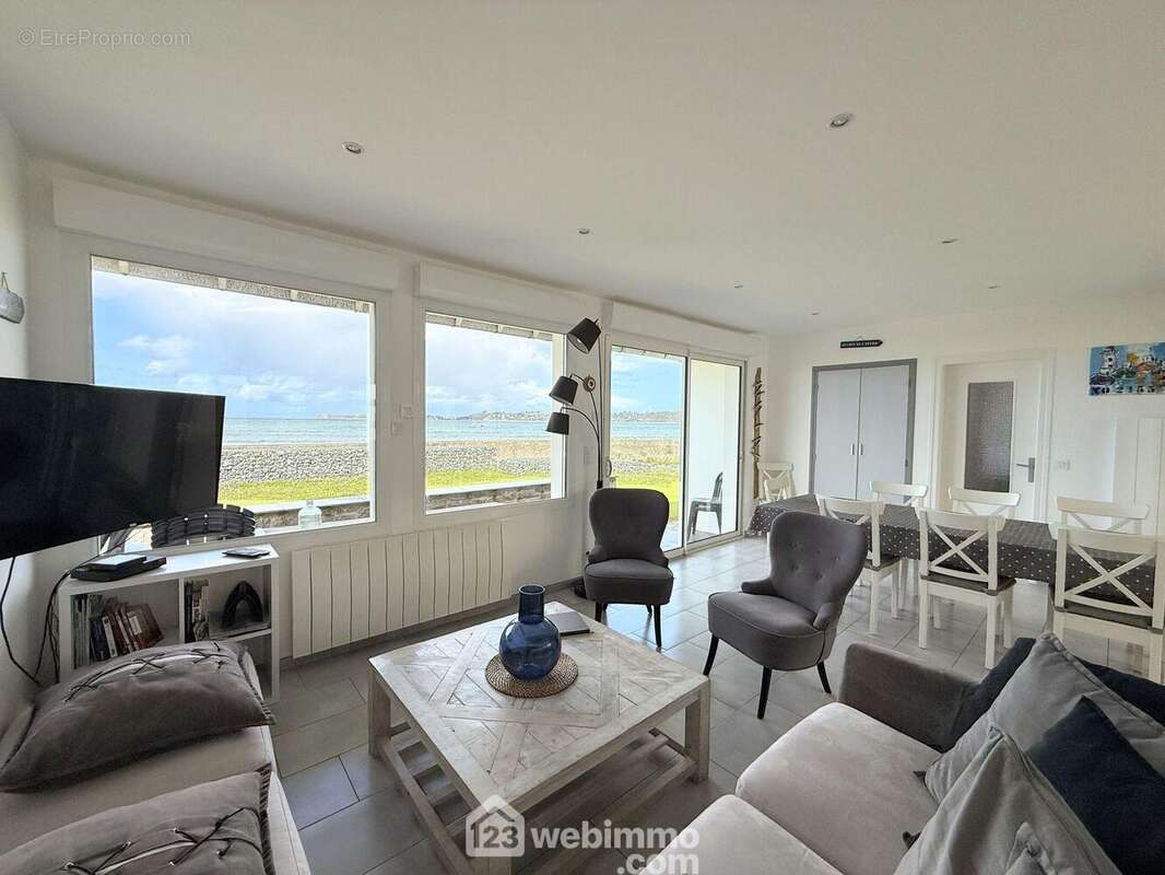 Maison à TREDREZ-LOCQUEMEAU