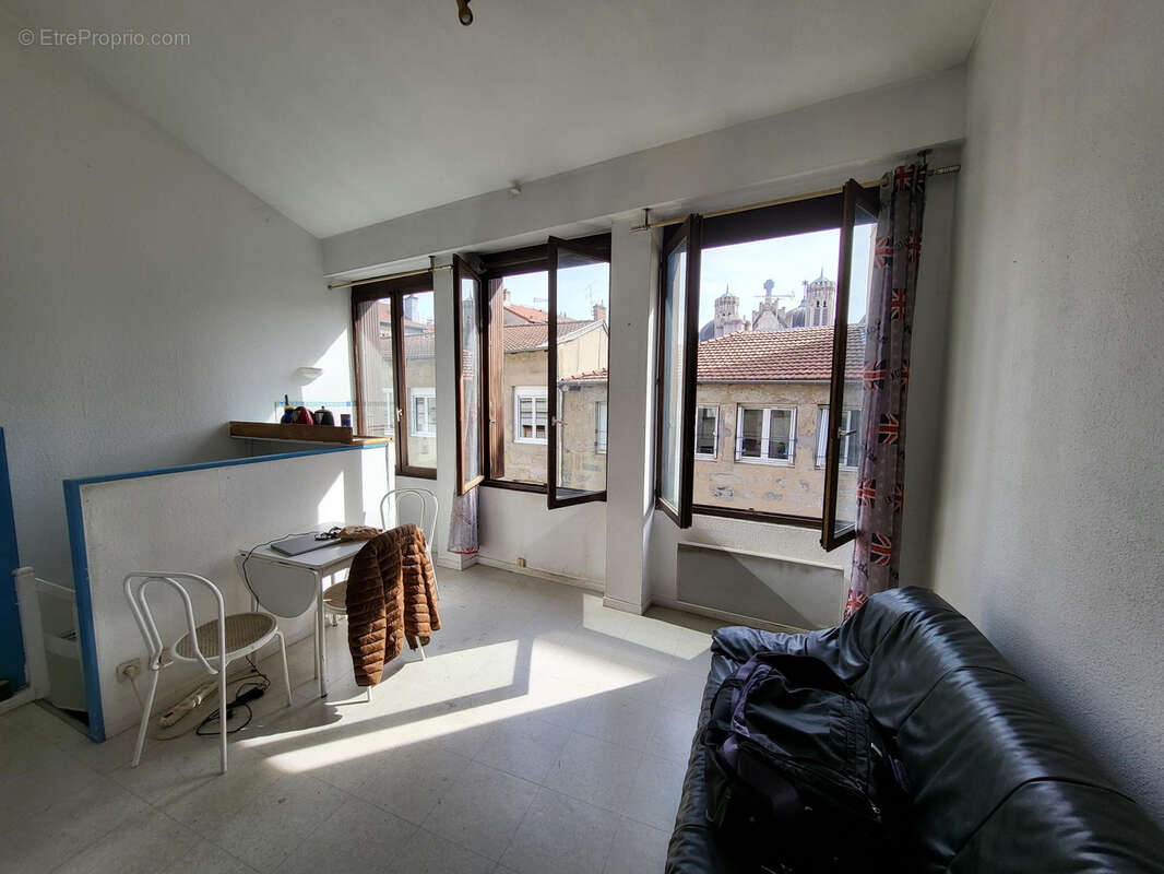 Appartement 93 m² à Saint-Etienne  - photo 4
