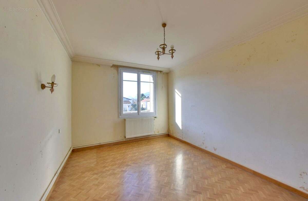 Appartement 91 m² à Fontaine  - photo 7