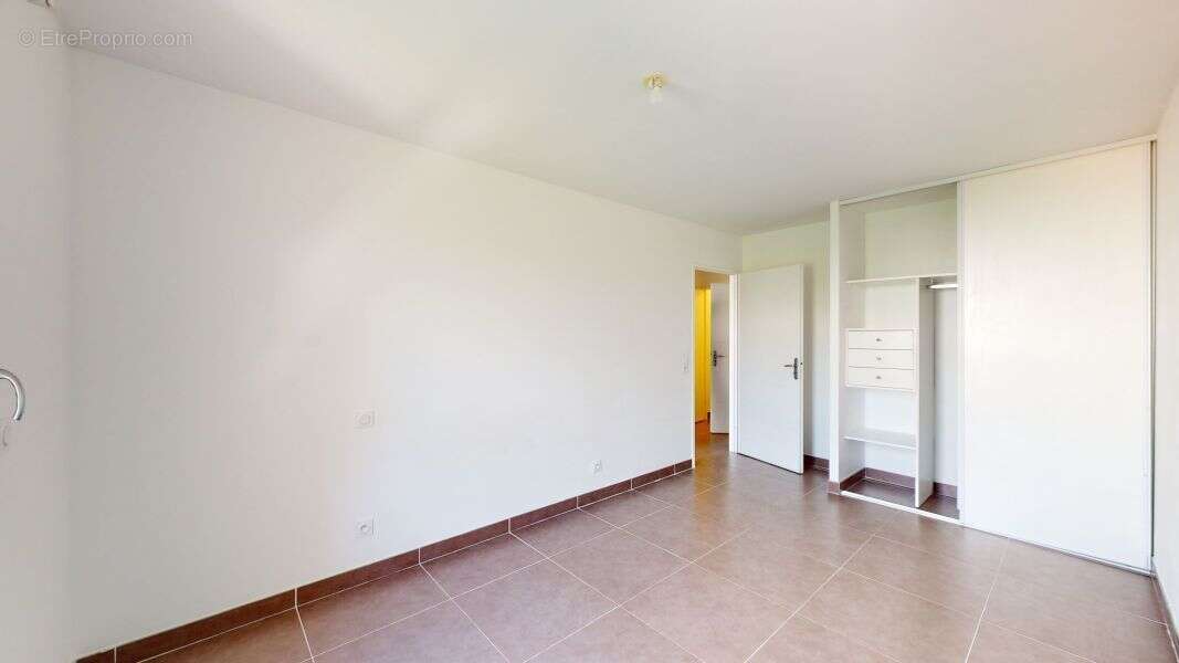 Appartement à MARSEILLE-4E