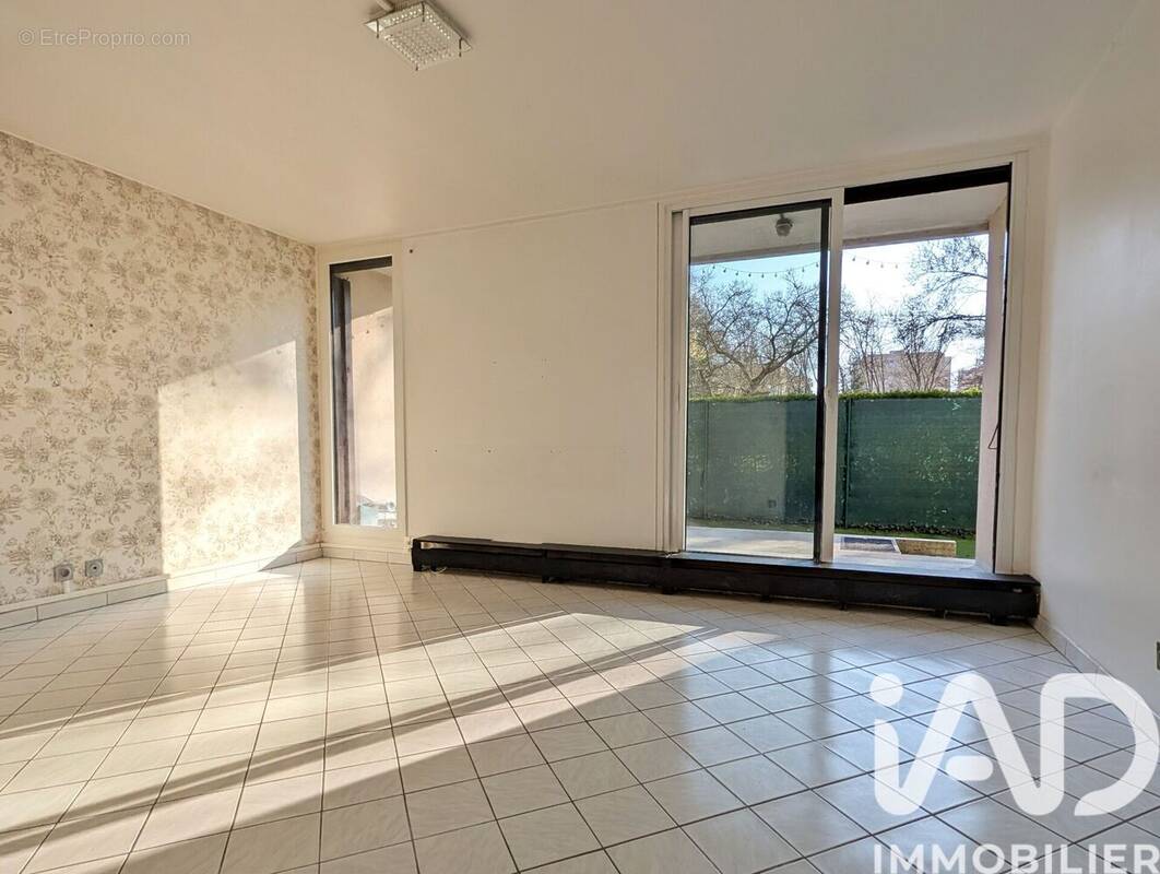 Photo 1 - Appartement à ELANCOURT