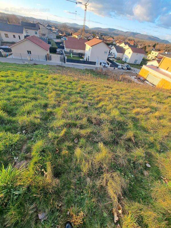 Terrain à CHARNECLES
