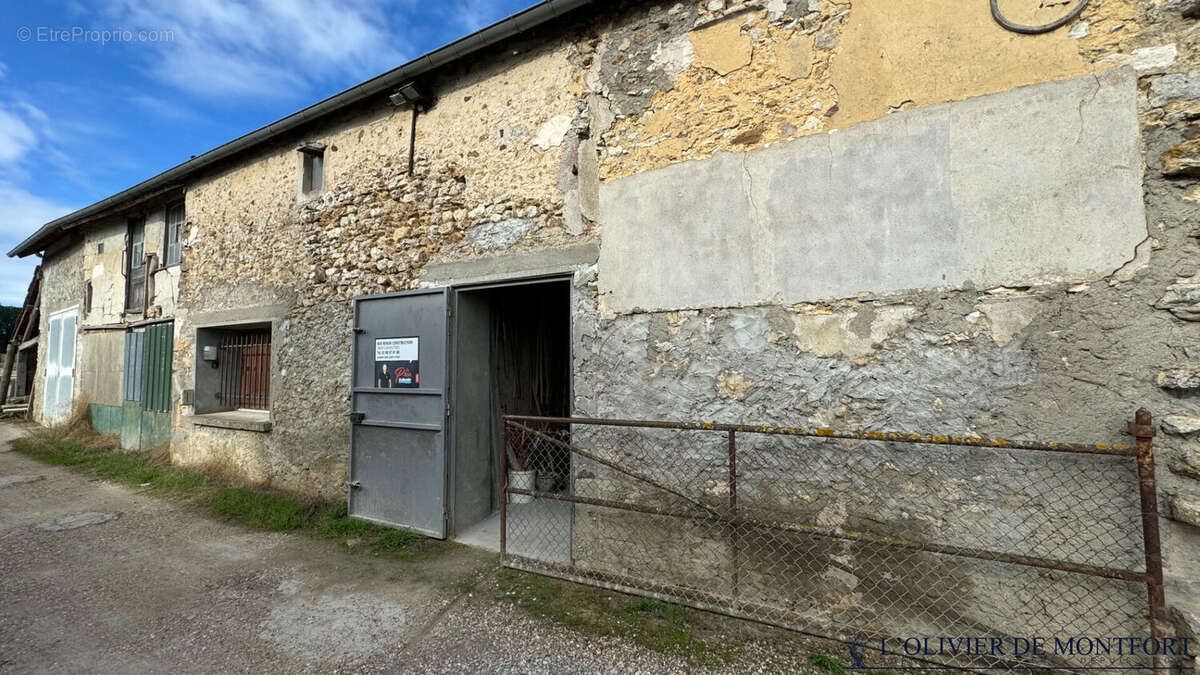 Locaux d'activités de 235 m2 - photo 2