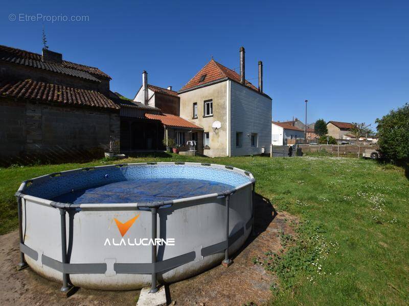 Maison à SAINT-PIERRE-DU-CHEMIN