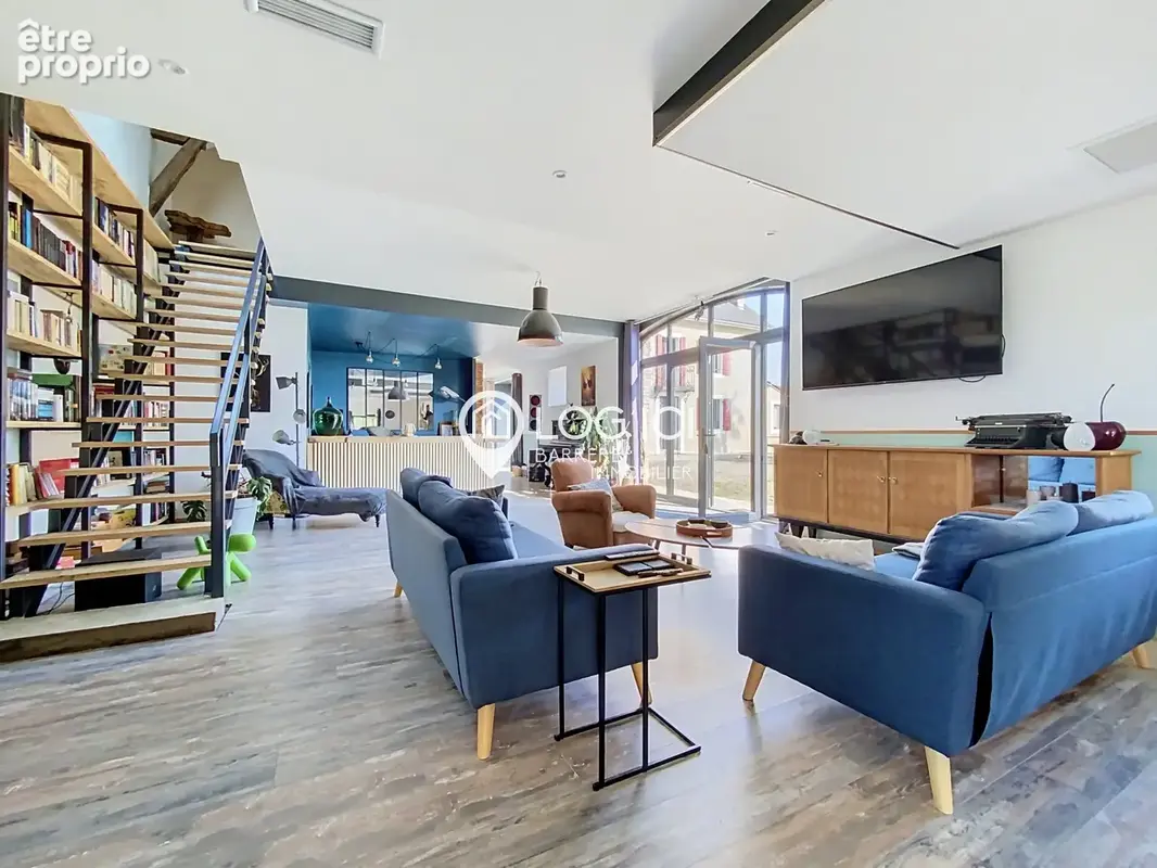 À quelques minutes de Morlaàs   Ensemble immobilier de caractère avec grange entièrement rénovée - photo 2