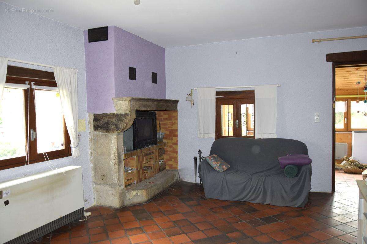 Maison 88 m² - 5 pièces  avec jardin et grange - photo 5