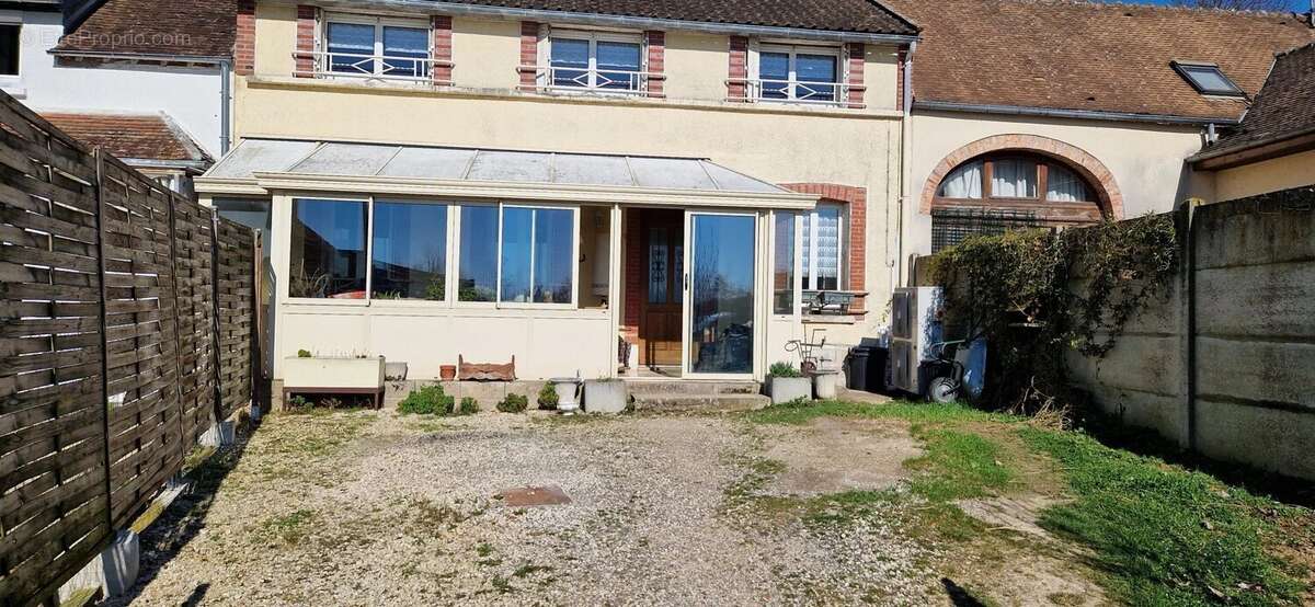 Maison à MISY-SUR-YONNE