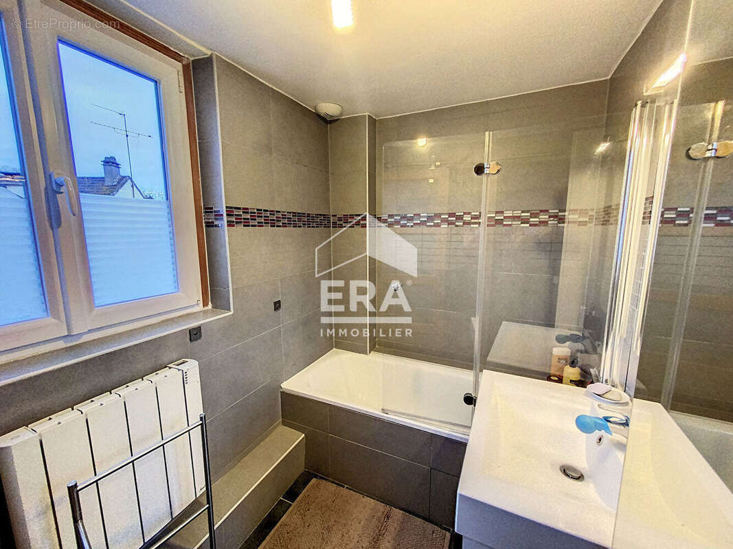 Maison à CHAUMONTEL