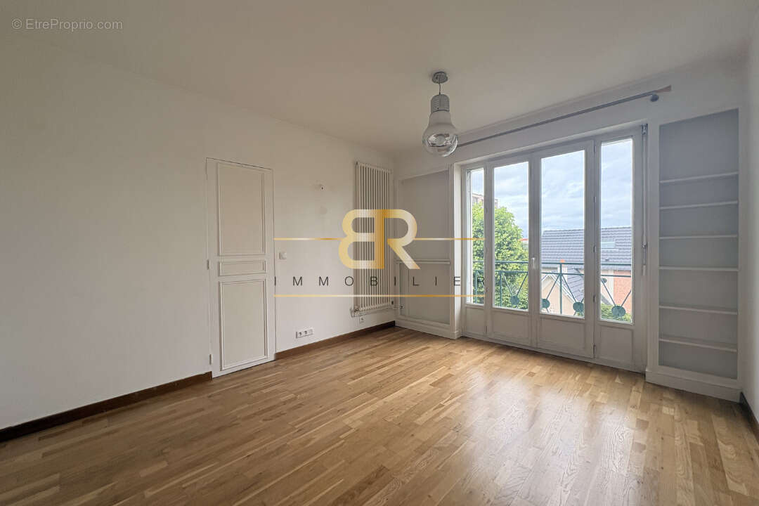 Appartement à COLOMBES