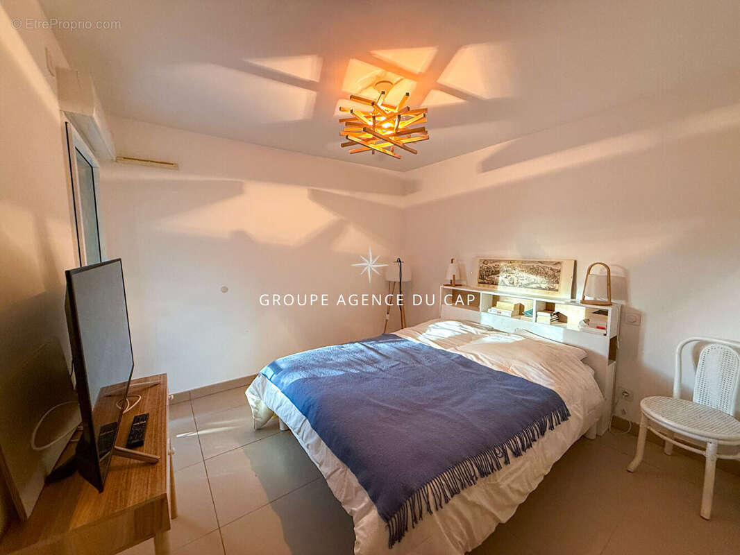 Appartement 2 pièces 44 m2 en rez de jardin proche mer et commerces SAINT AYGULF - photo 7