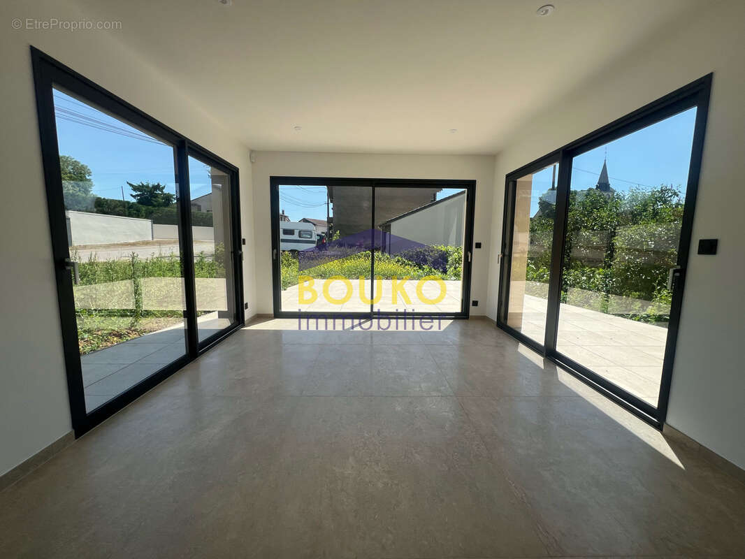 Maison à REMEREVILLE