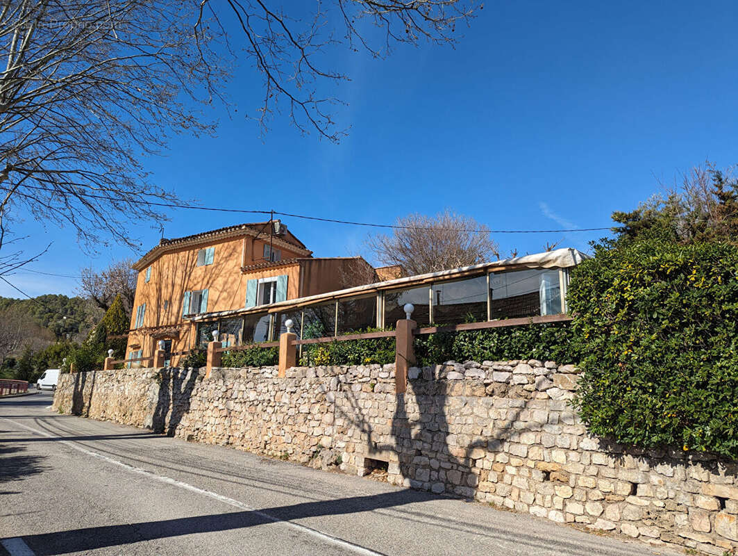 Appartement à VILLECROZE